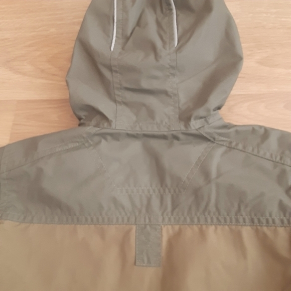 MEC Waterproof Fall/Spring jacket,kids size 5 - Picture 10 of 10